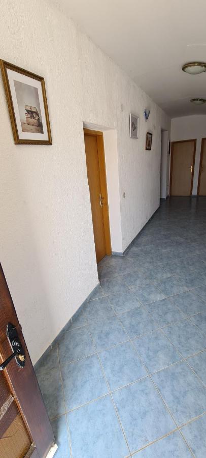 Apartments Hugo Малинска Екстериор снимка
