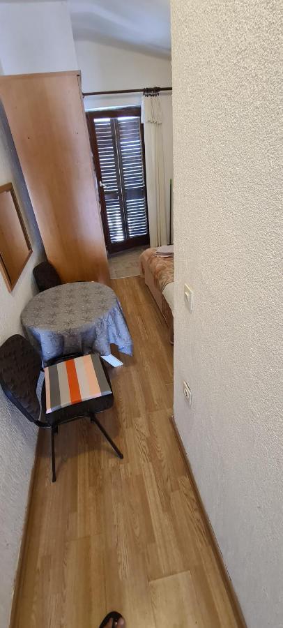 Apartments Hugo Малинска Стая снимка
