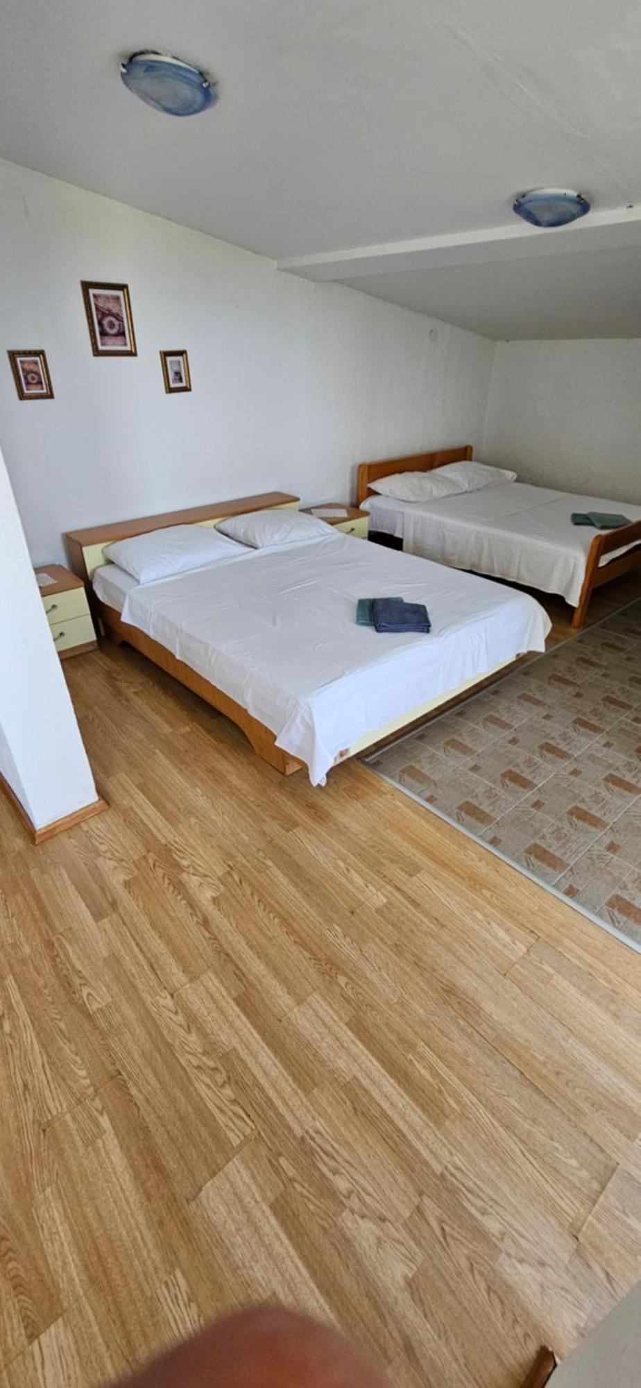 Apartments Hugo Малинска Стая снимка