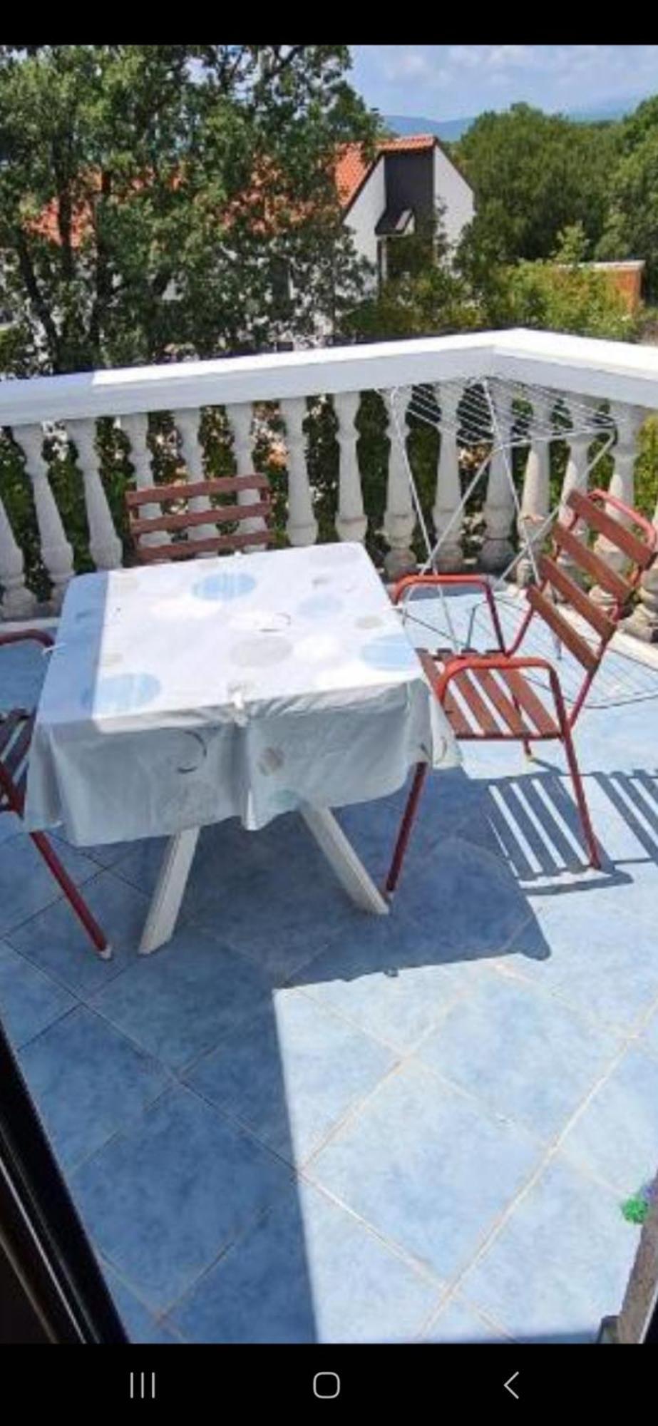 Apartments Hugo Малинска Екстериор снимка